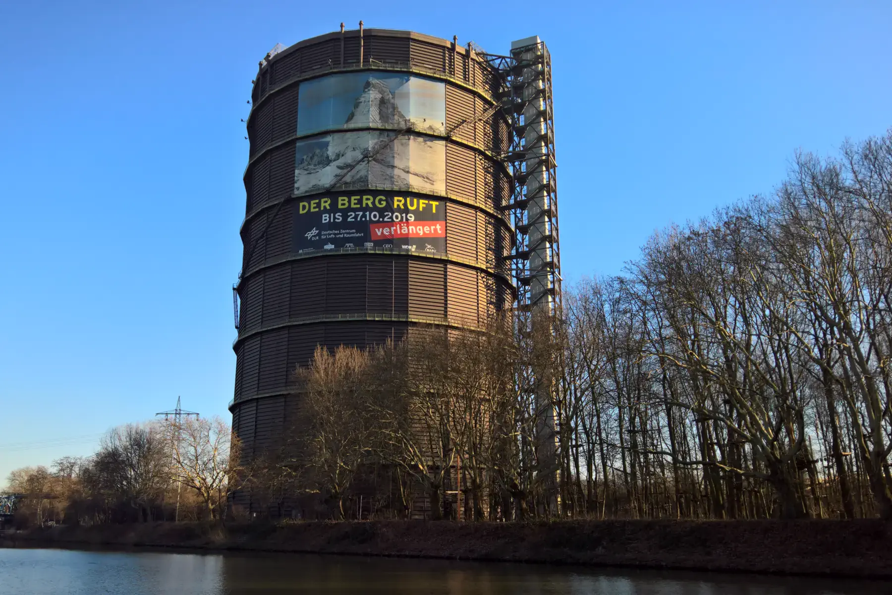 Der Gasometer in Oberhausen am Rhein-Herne-Kanal